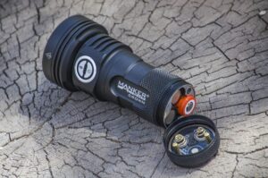 Manker CROWN Digital Zoom 5000lm, 900m Flashlight