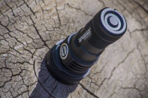 Manker CROWN Digital Zoom 5000lm, 900m Flashlight