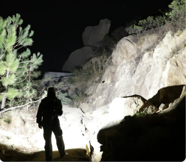 Olight Traveller Rechargeable Flashlight – Dual Beam Flood + Spotlight, Type-C Charging, Up to 1000 Lumens - Image 3
