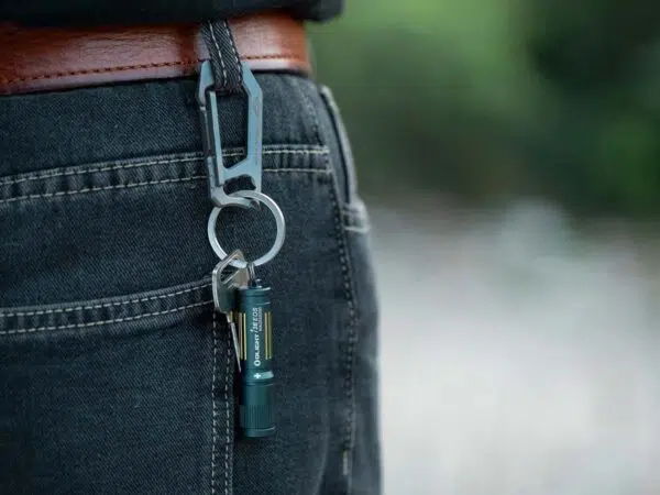 Olight i3E EOS Keychain Flashlight – 90 Lumens, AAA Battery, Twist Tailcap, 44m Throw - Image 57